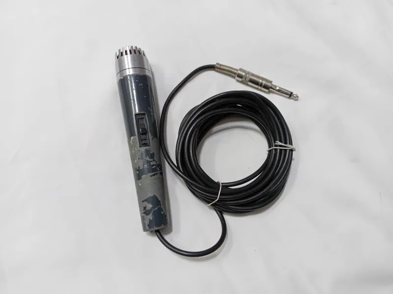 میکروفون قدیمی ژاپنی فلزی