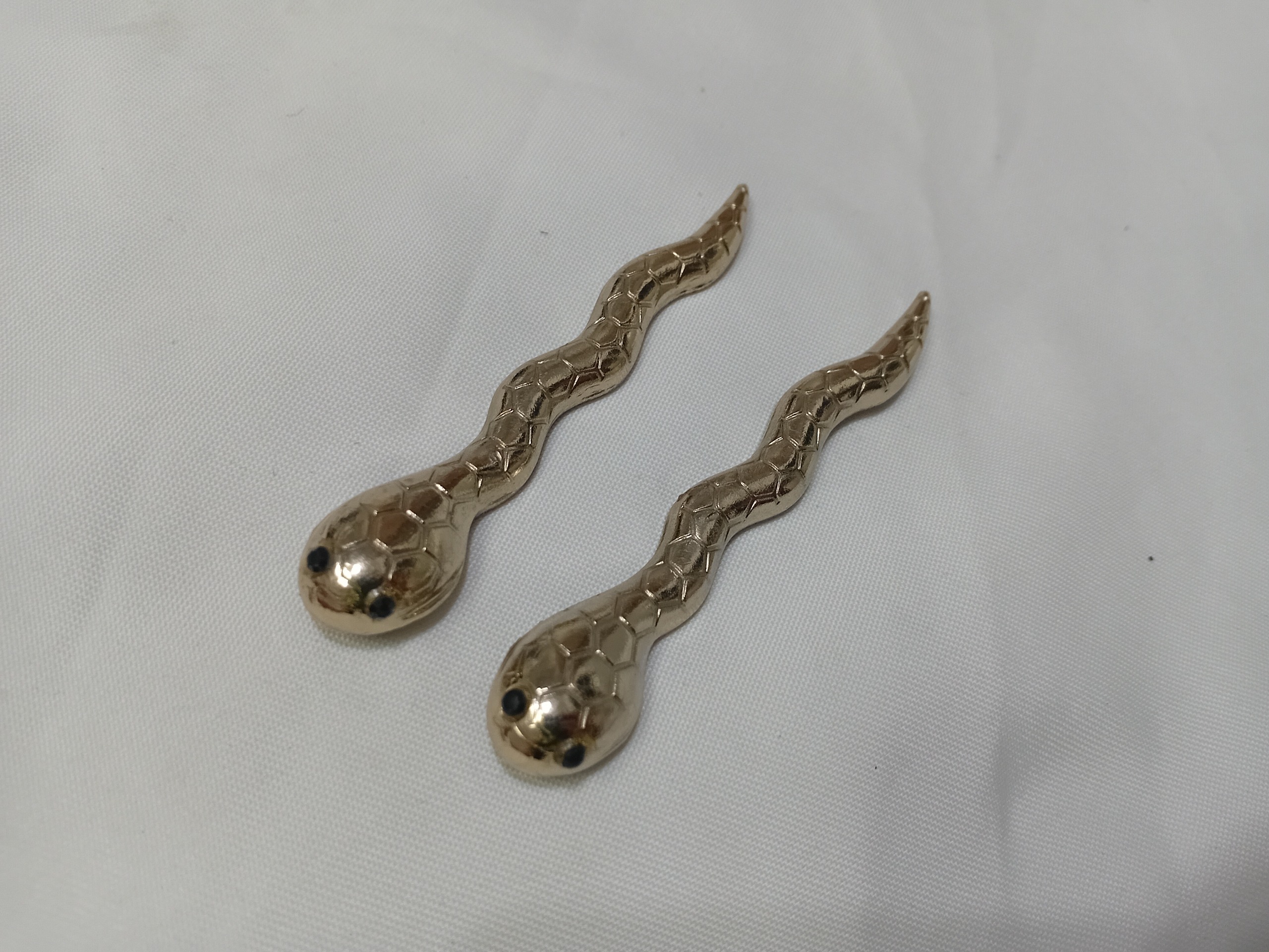 دو عدد نشان فلزی طرح مار