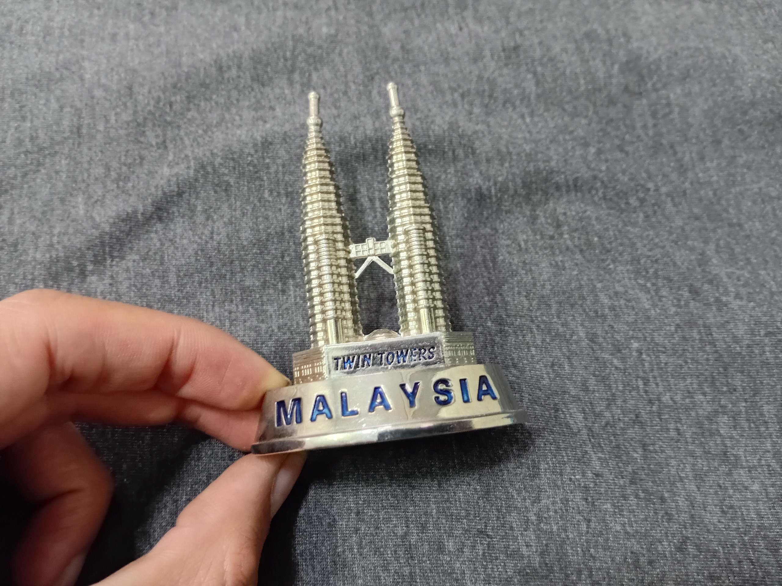 درب بازکن نوشابه کلکسیونی طرح برج دوقلو مالزی