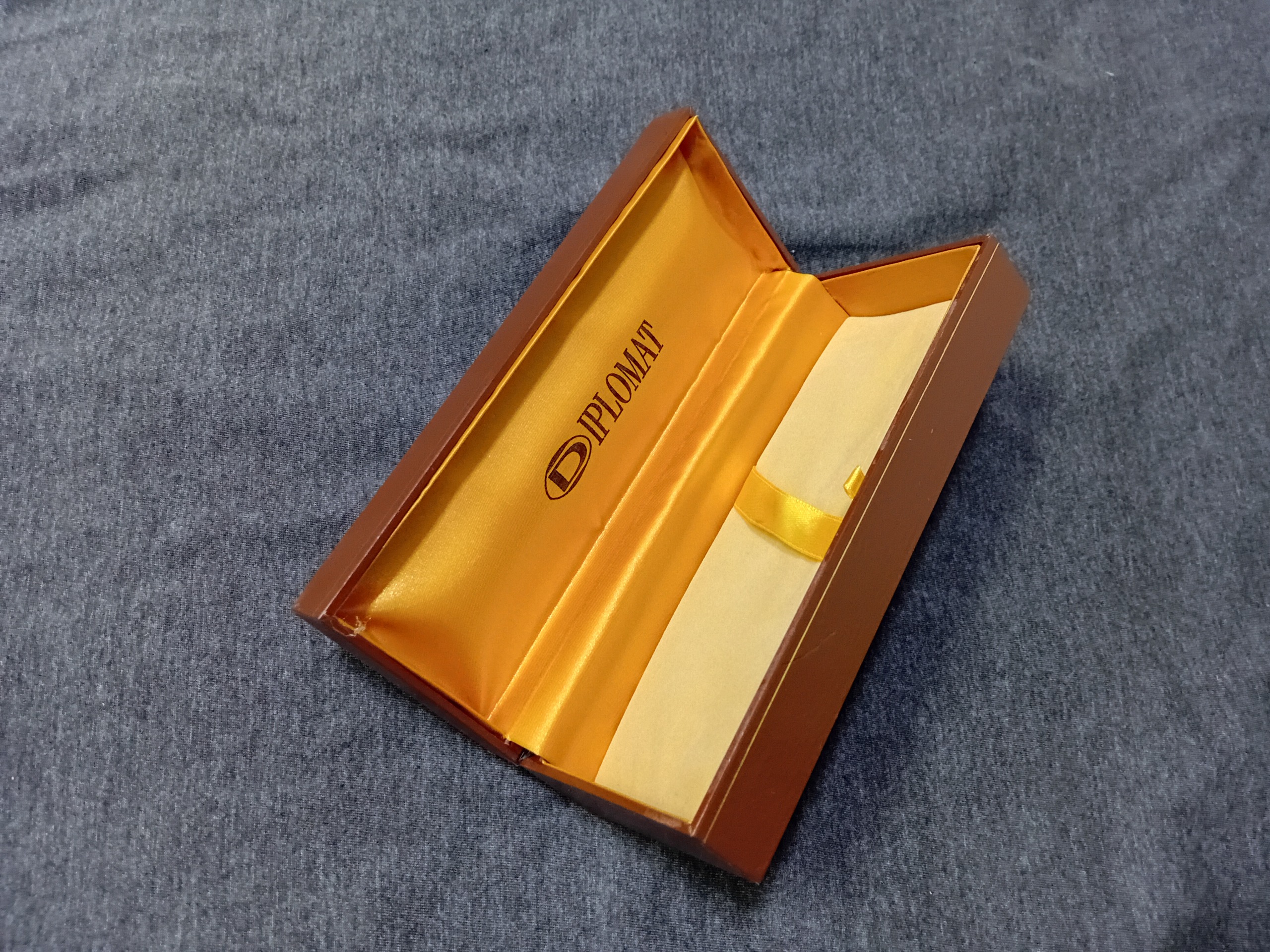 جعبه خالی اصلی خودکار برند دیپلمات کلکسیونی