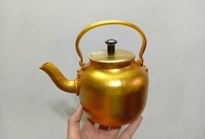 قوری یا کتری کوچک لعابی قدیمی طلایی