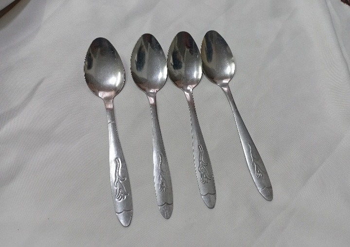 چهار عدد قاشق استیل قدیمی