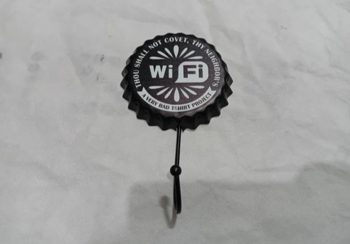 آویز فلزی مدل WiFi زیبا کمیاب مناسب مغازه