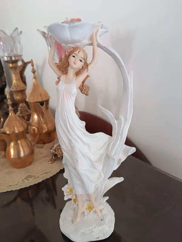 مجسمه و شمعدان رزینی