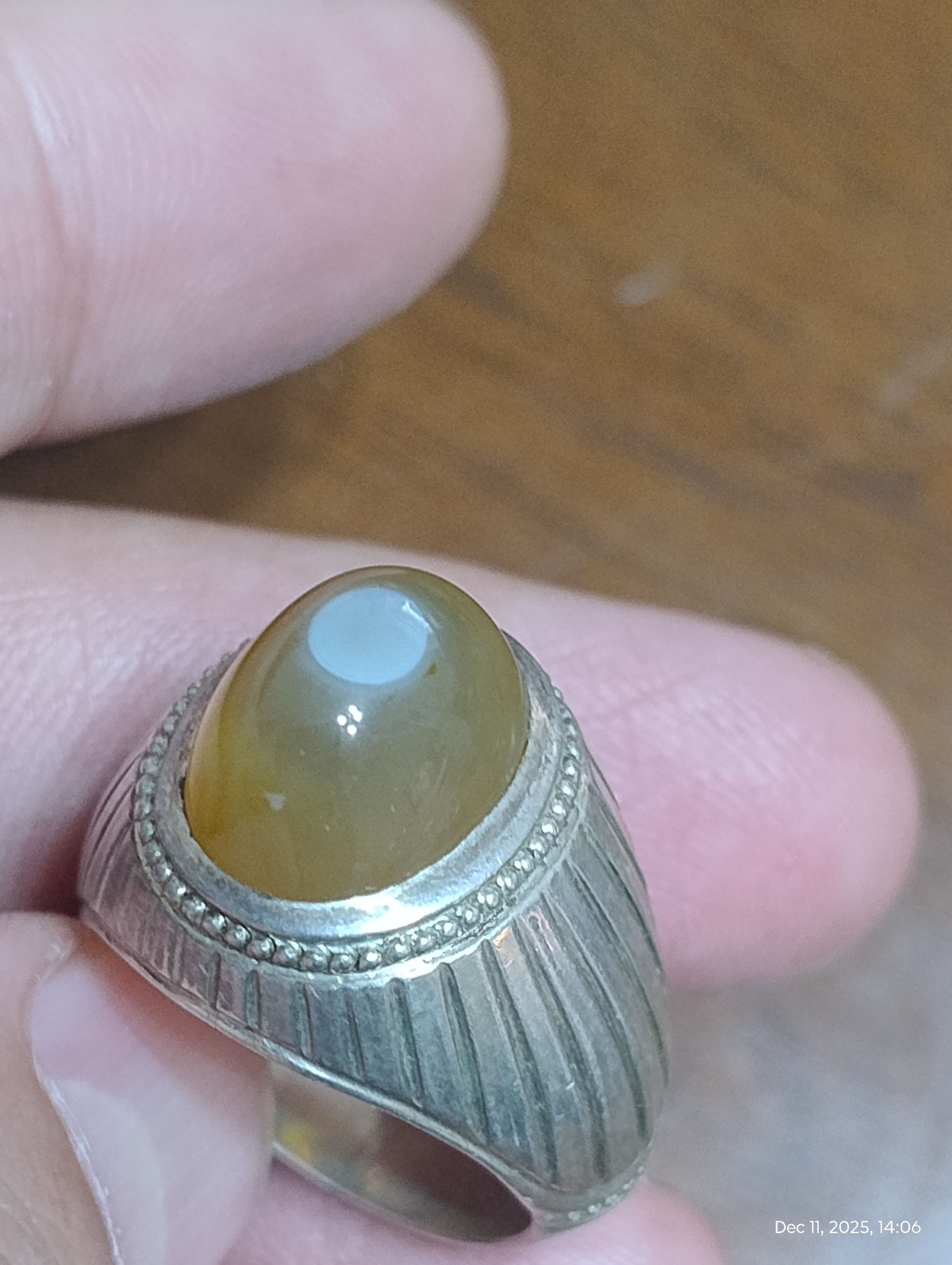 انگشتردستساز باباقوری میزان عسلی