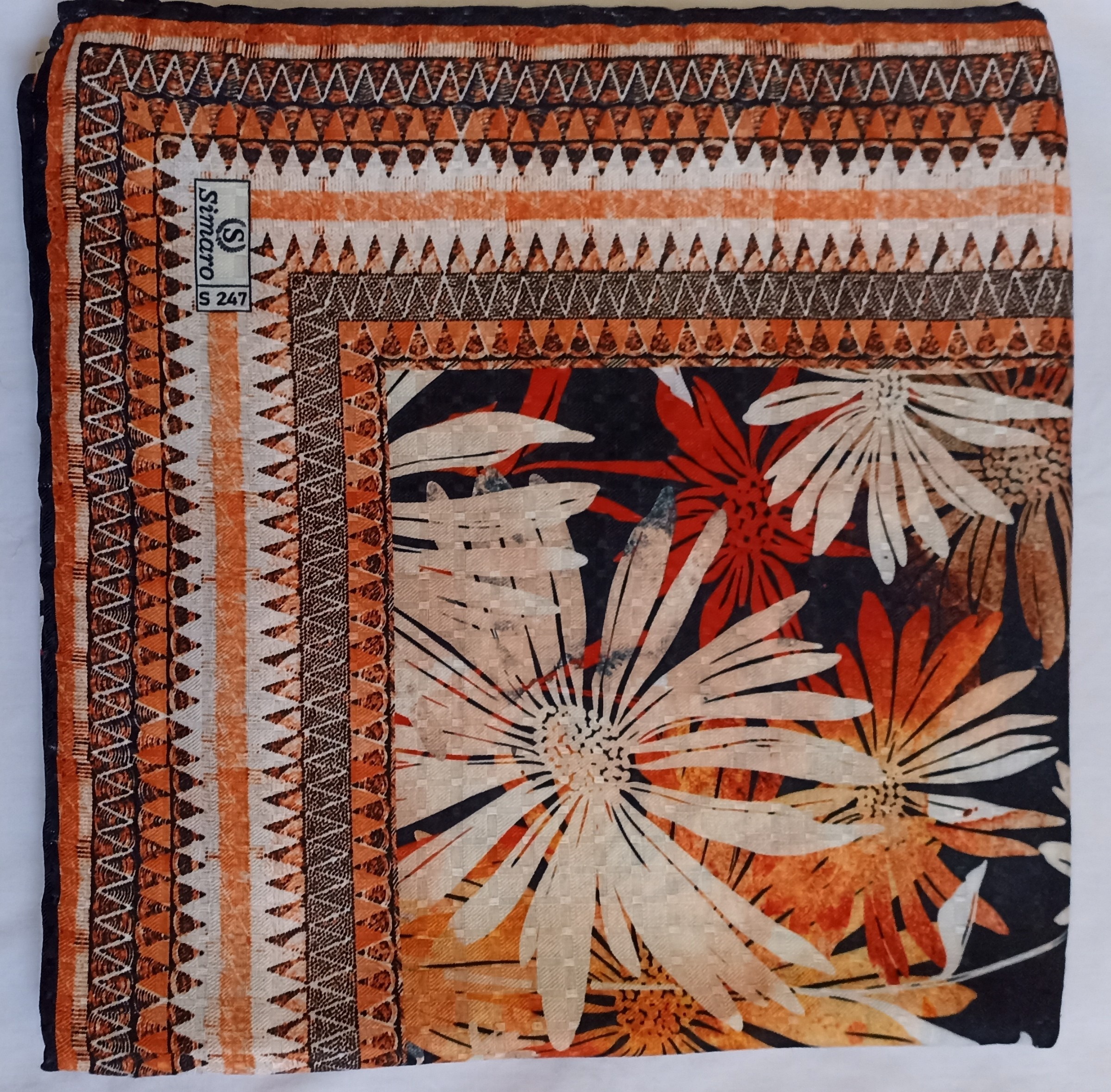 روسری قواره دار خوش رنگ و طرح