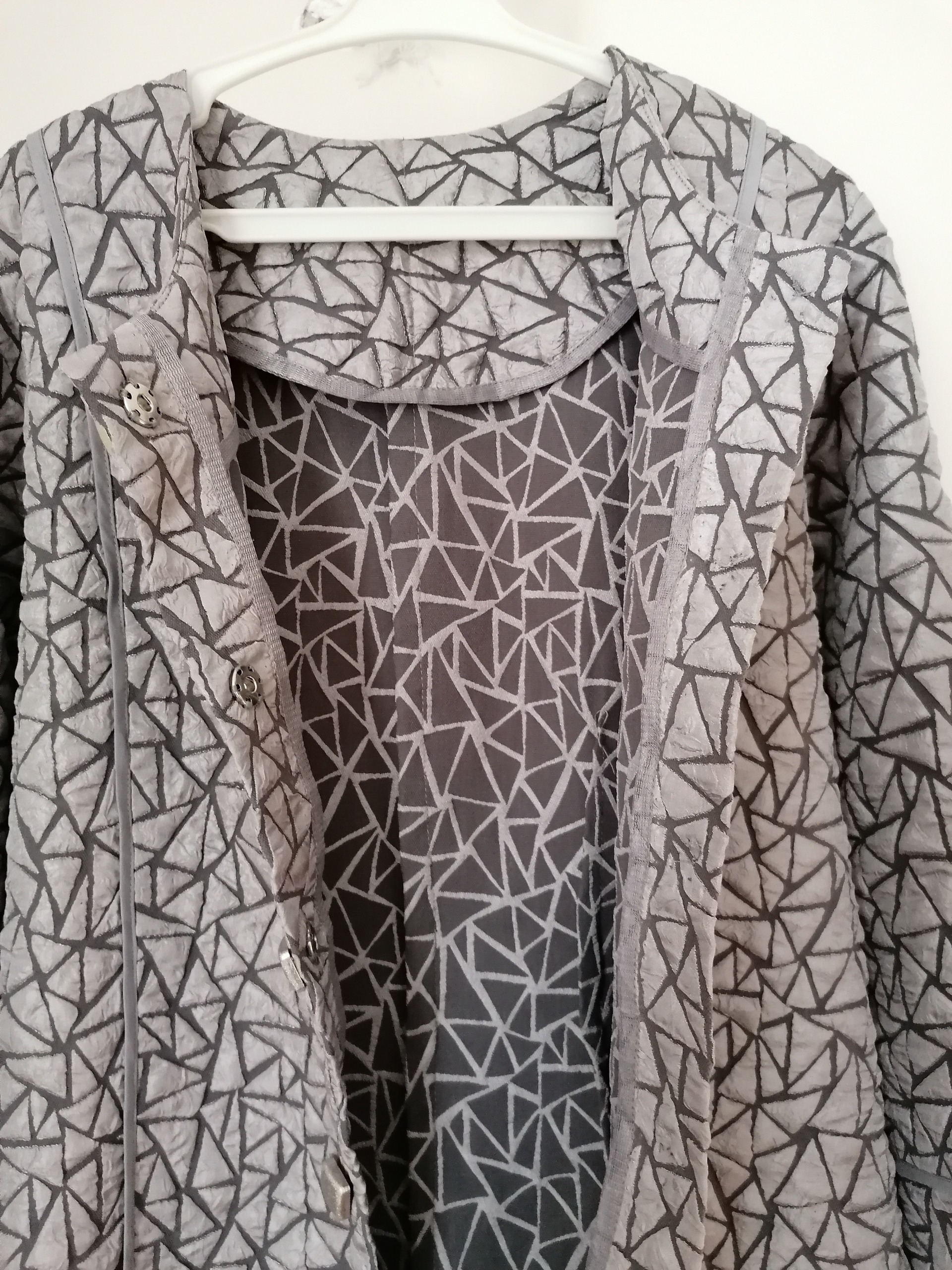 مانتو ژاکارد پفکی خوش طرح ورنگ