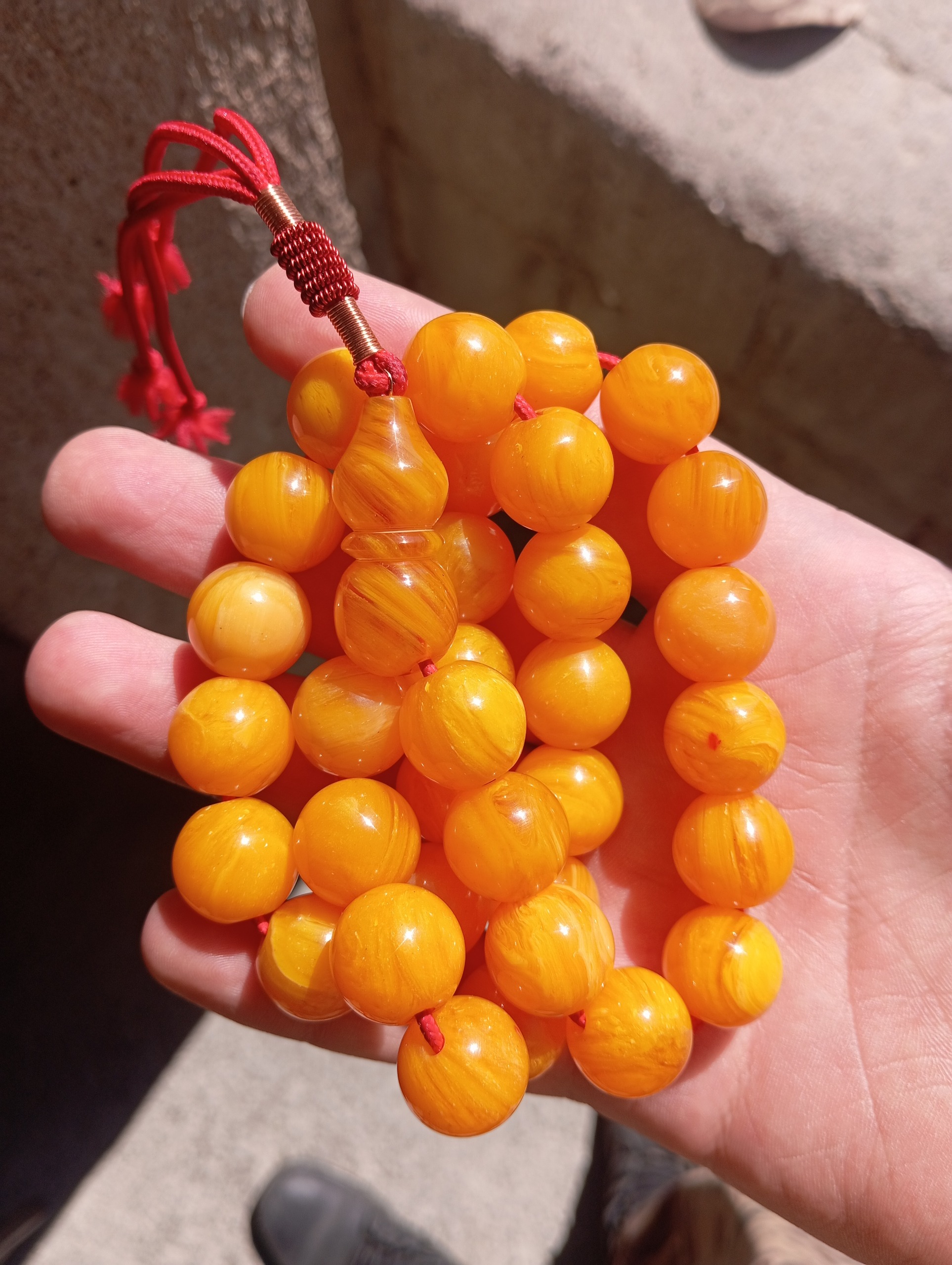 تسبیح کهربا کهنه رگ پیچ