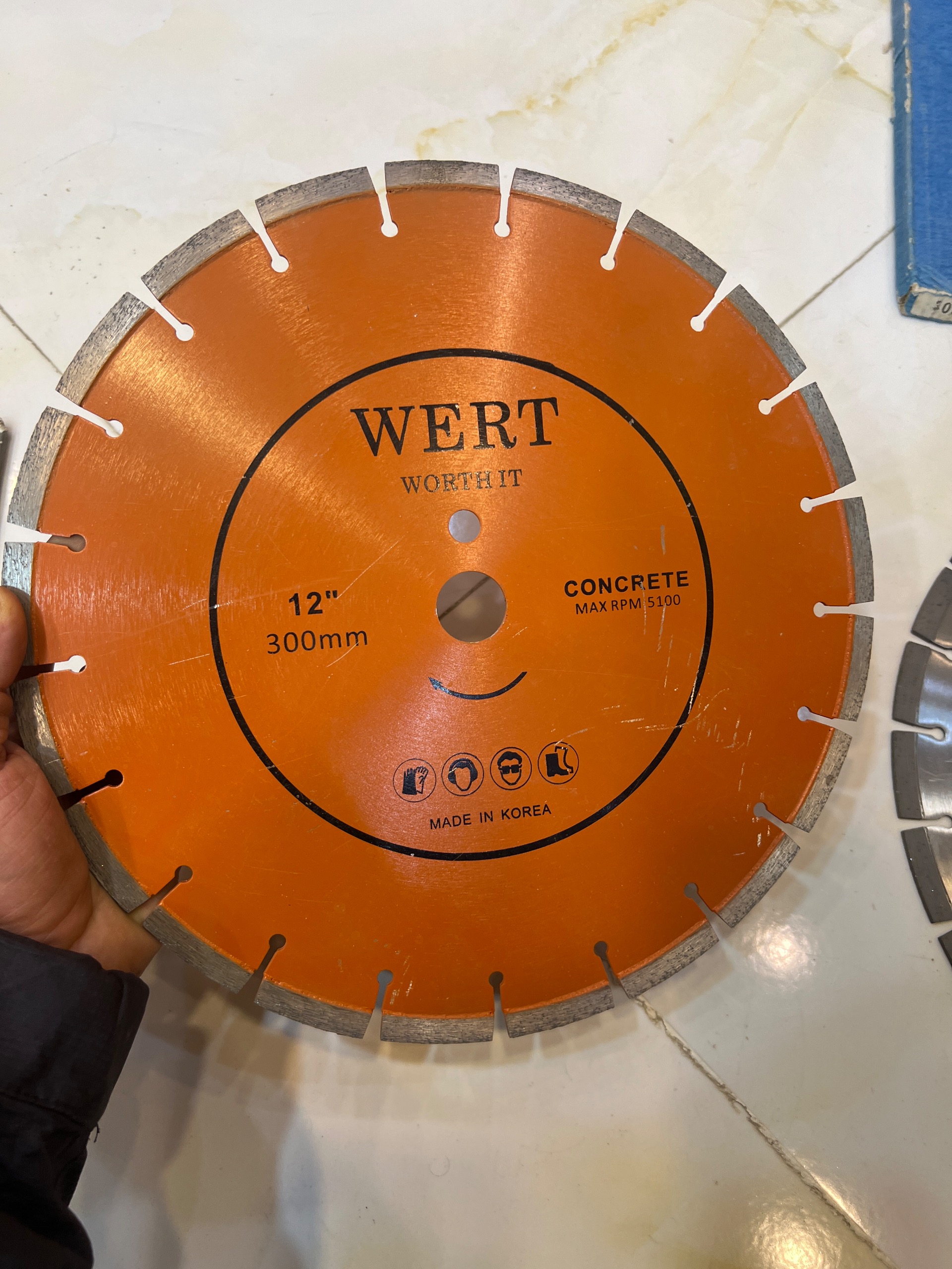 بتن بر 300 میلیمتر WERT کره اصلی