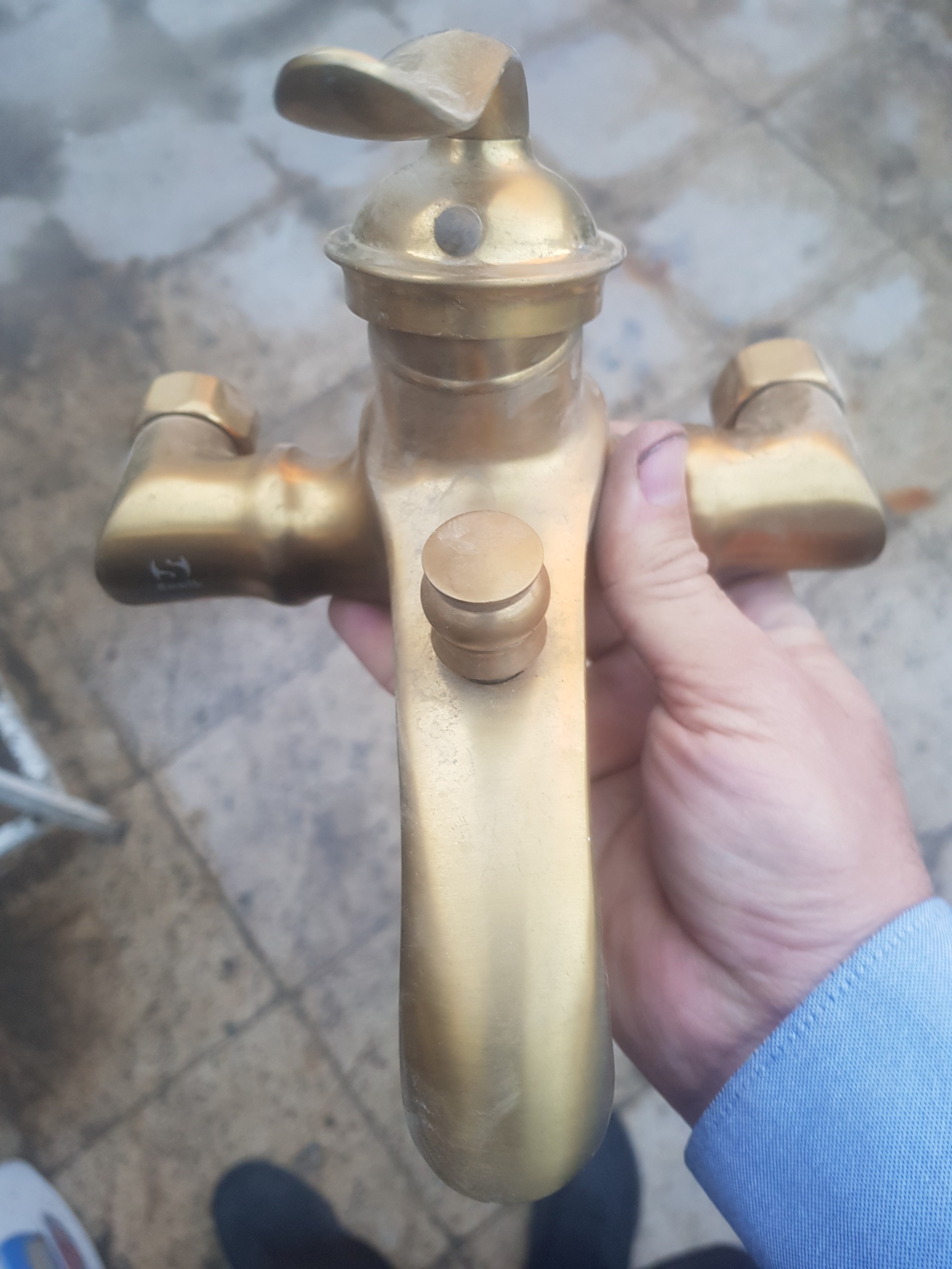 شیر مخلوط حمام