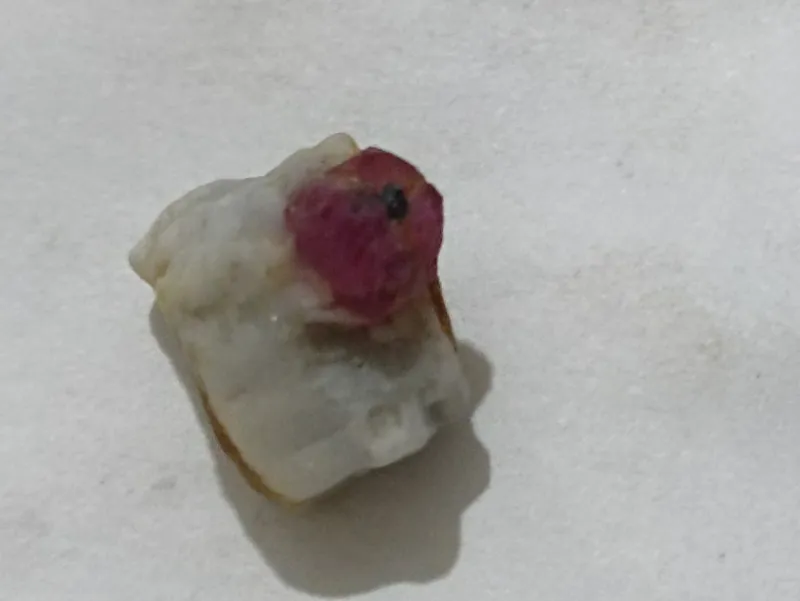 سنگ یاقوت زیبا