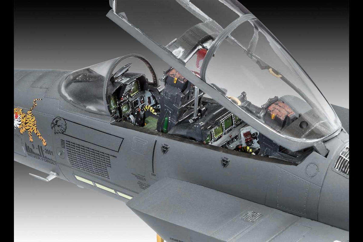 کیت ماکت هواپیما 1/48 F-15E برند REVELL