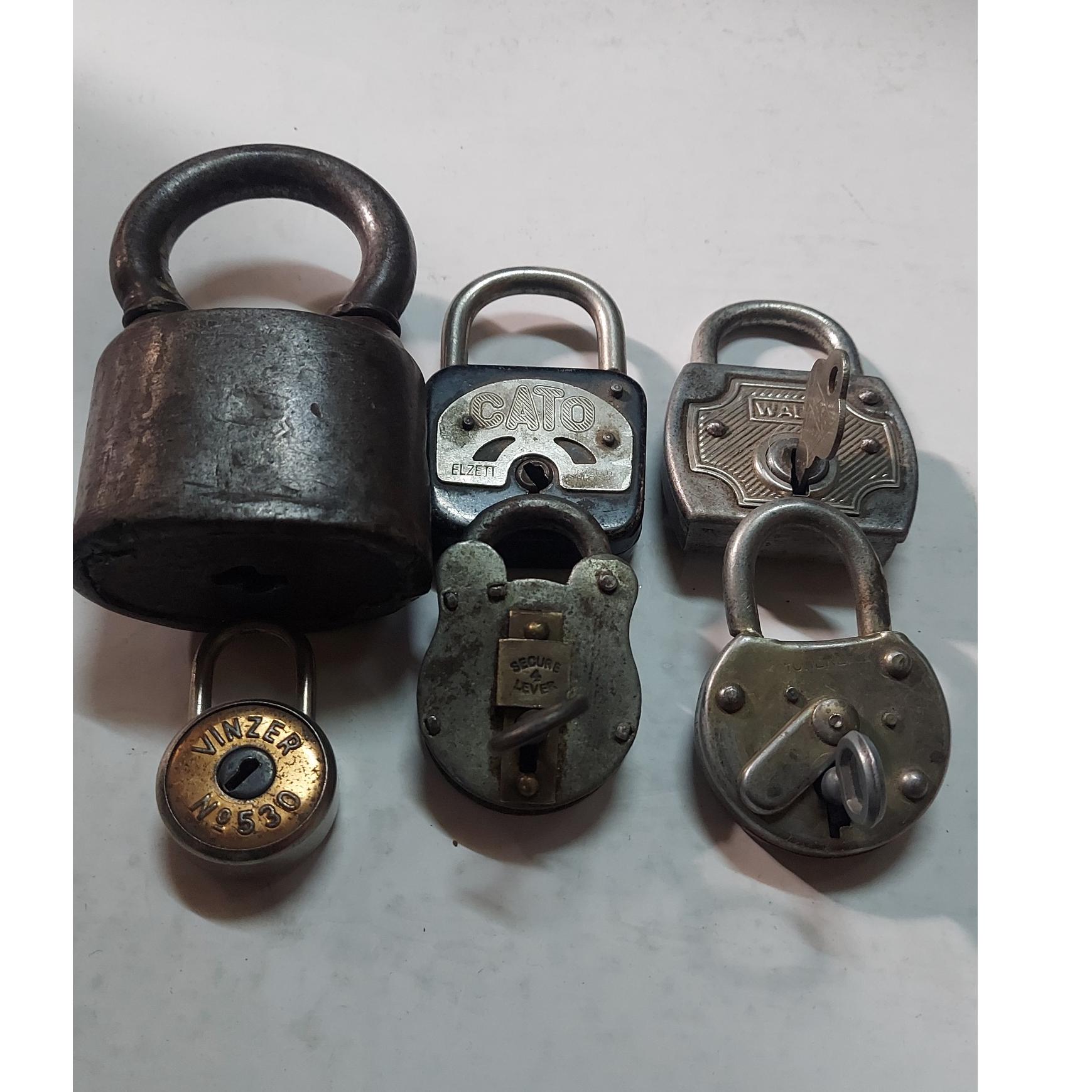 چند عددقفل قدیمی روسی المان