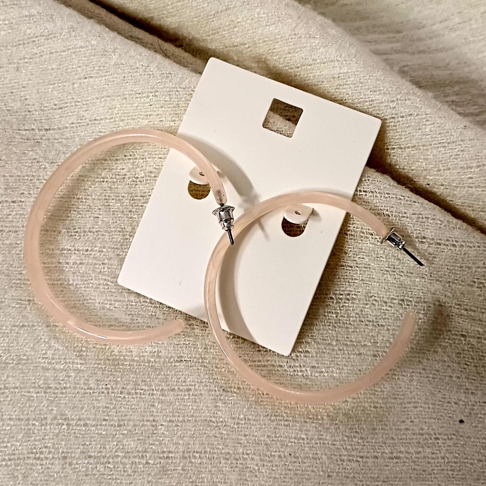 گوشواره نیمه حلقه ای