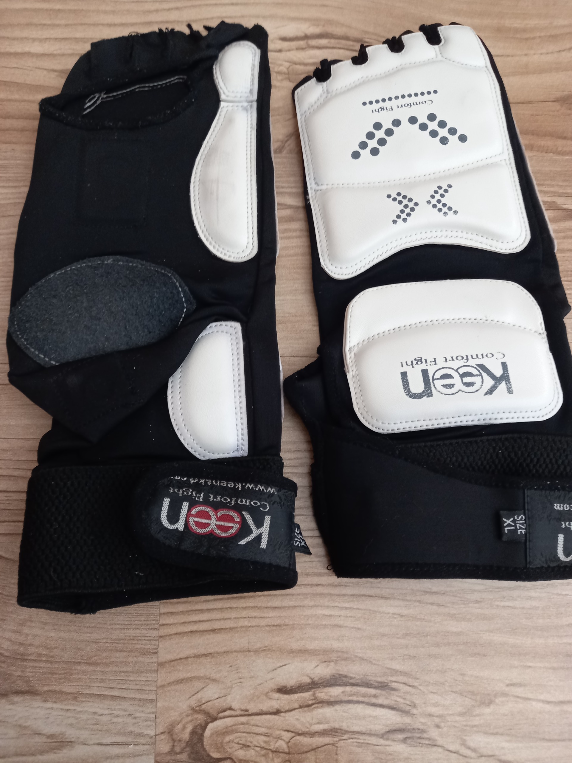 دستکش تکواندو 11 سنسوری و لوازم