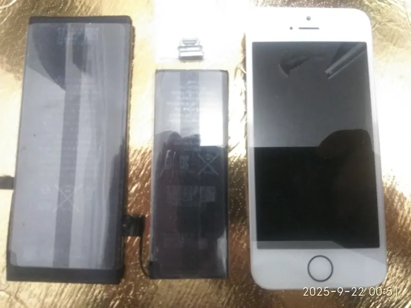 باتری وتاچ السیدی5sوباتری وکلیدهای وولوم وسایلنت6