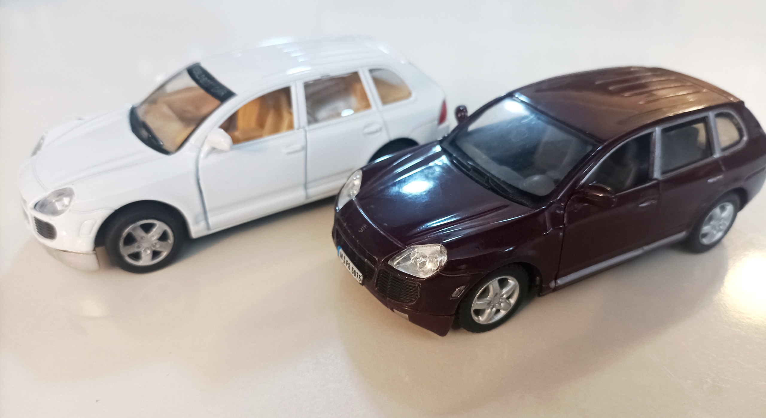 دو عدد ماکت پورشه کاین