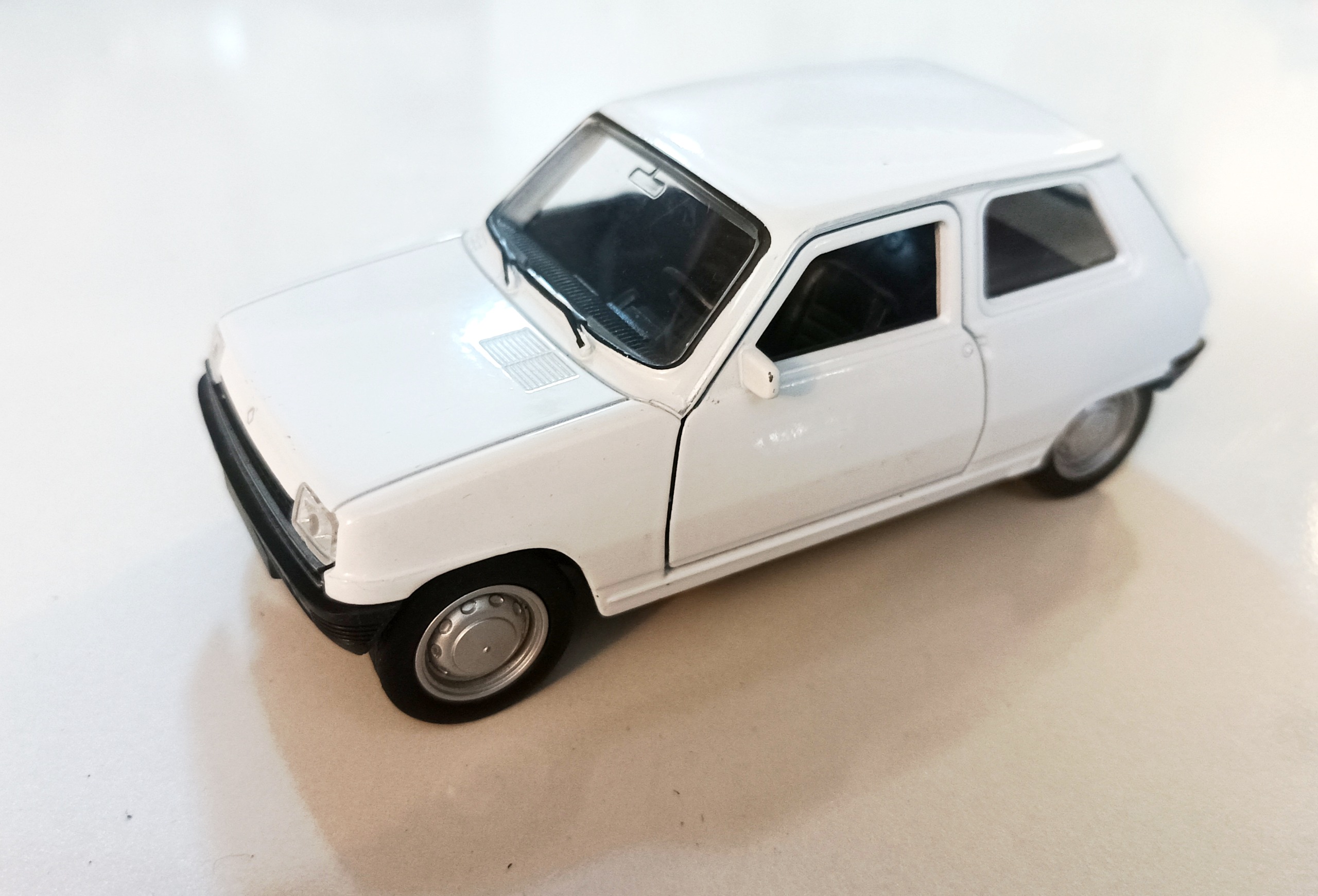 ماکت رنو 5 ((ویلی))