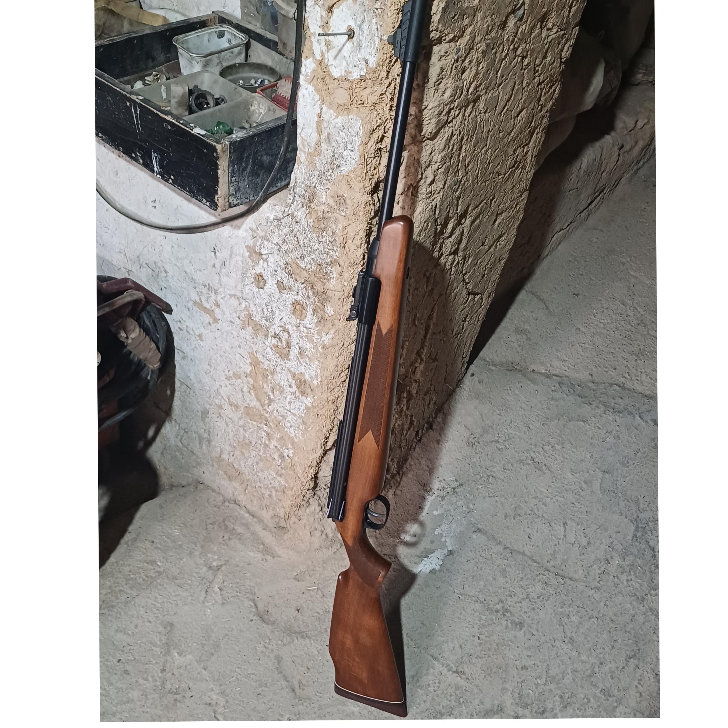 تفنگ بادی دیانا 52 کالیبر 5/5 تمیز و در حد نو t06