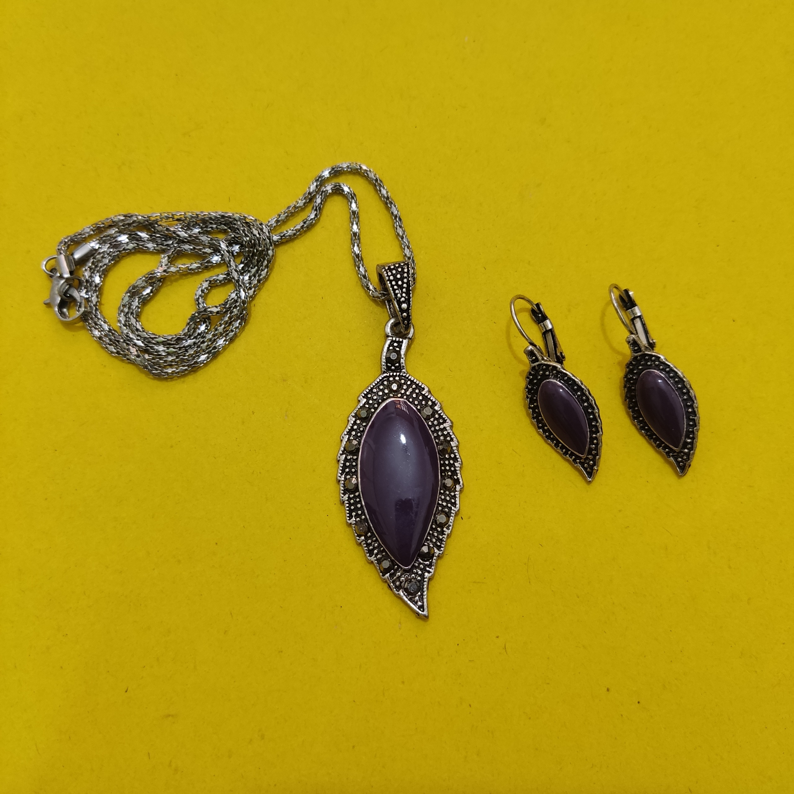 نیم ست بدل طرح برگ مشکی کد 503