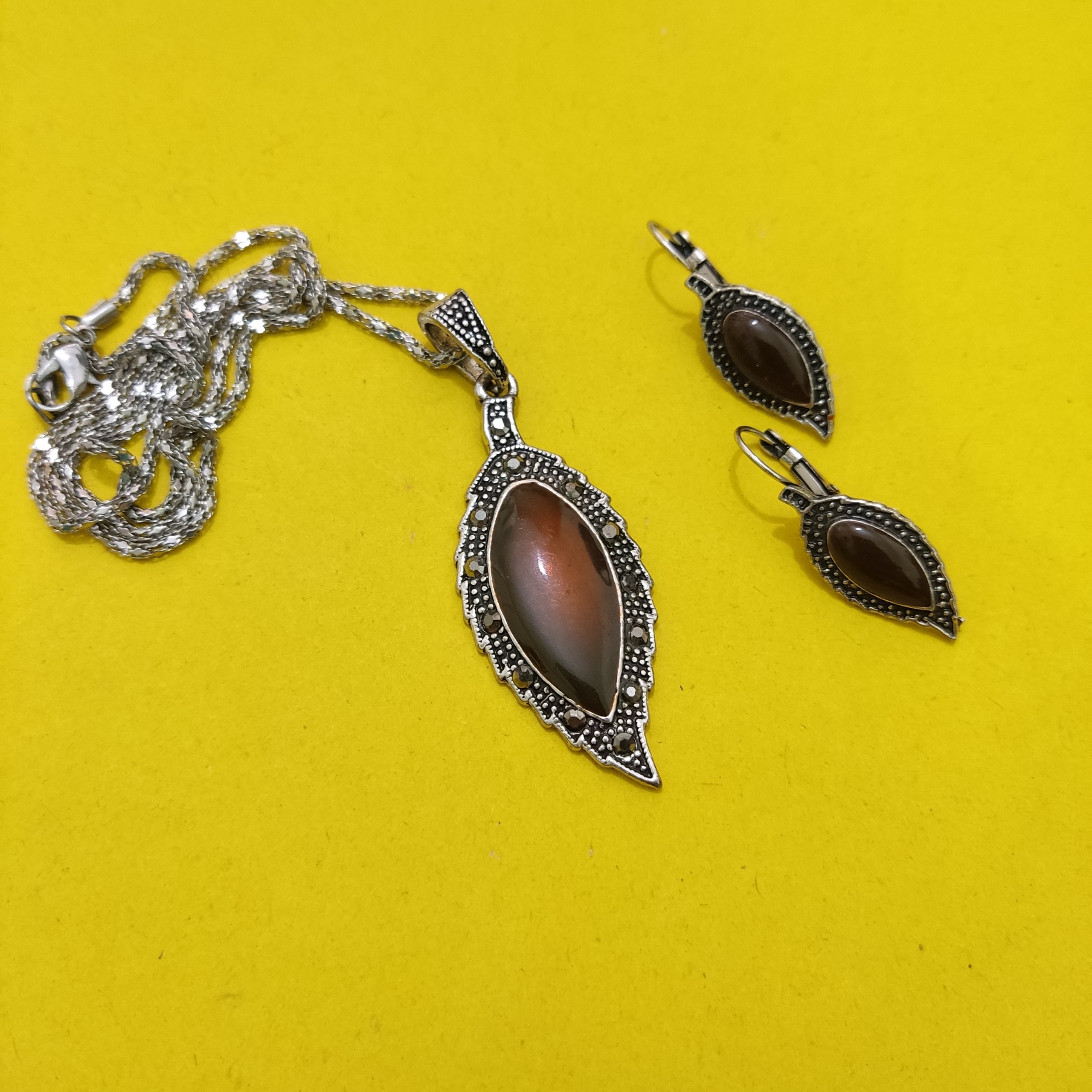 نیم ست بدل طرح برگ قهوه ای کد509