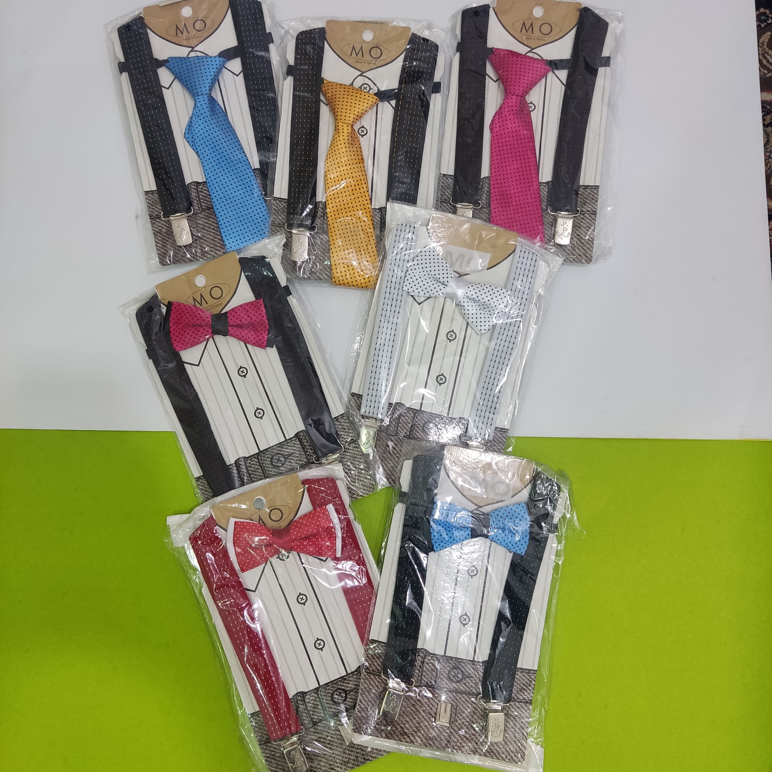 یک ست ساس بند بچگانه