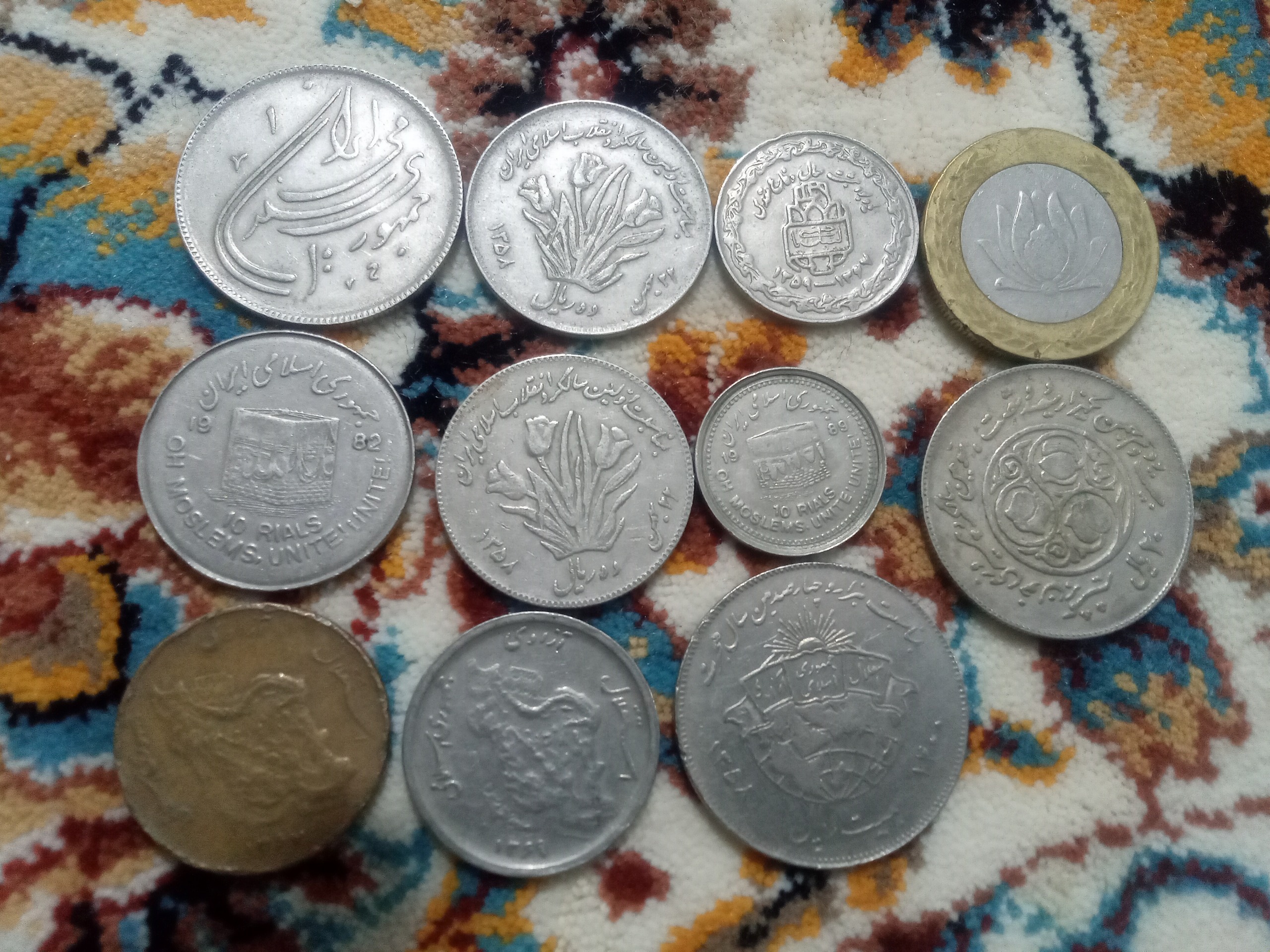 سکه های طبق تصویر