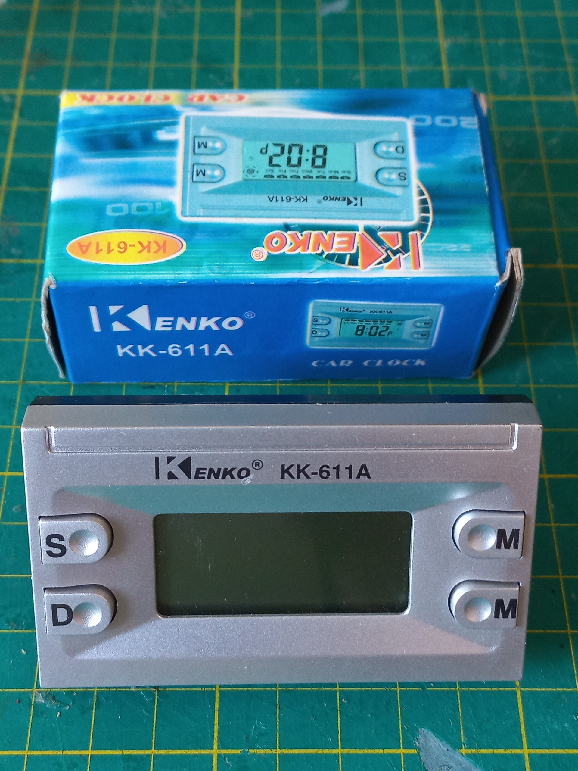 ساعت زنگ دار داخل خودرو