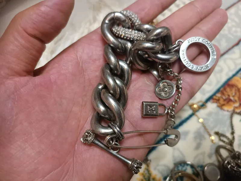 آویز زنجیری خاص آنتیک با ملحقات زیبا