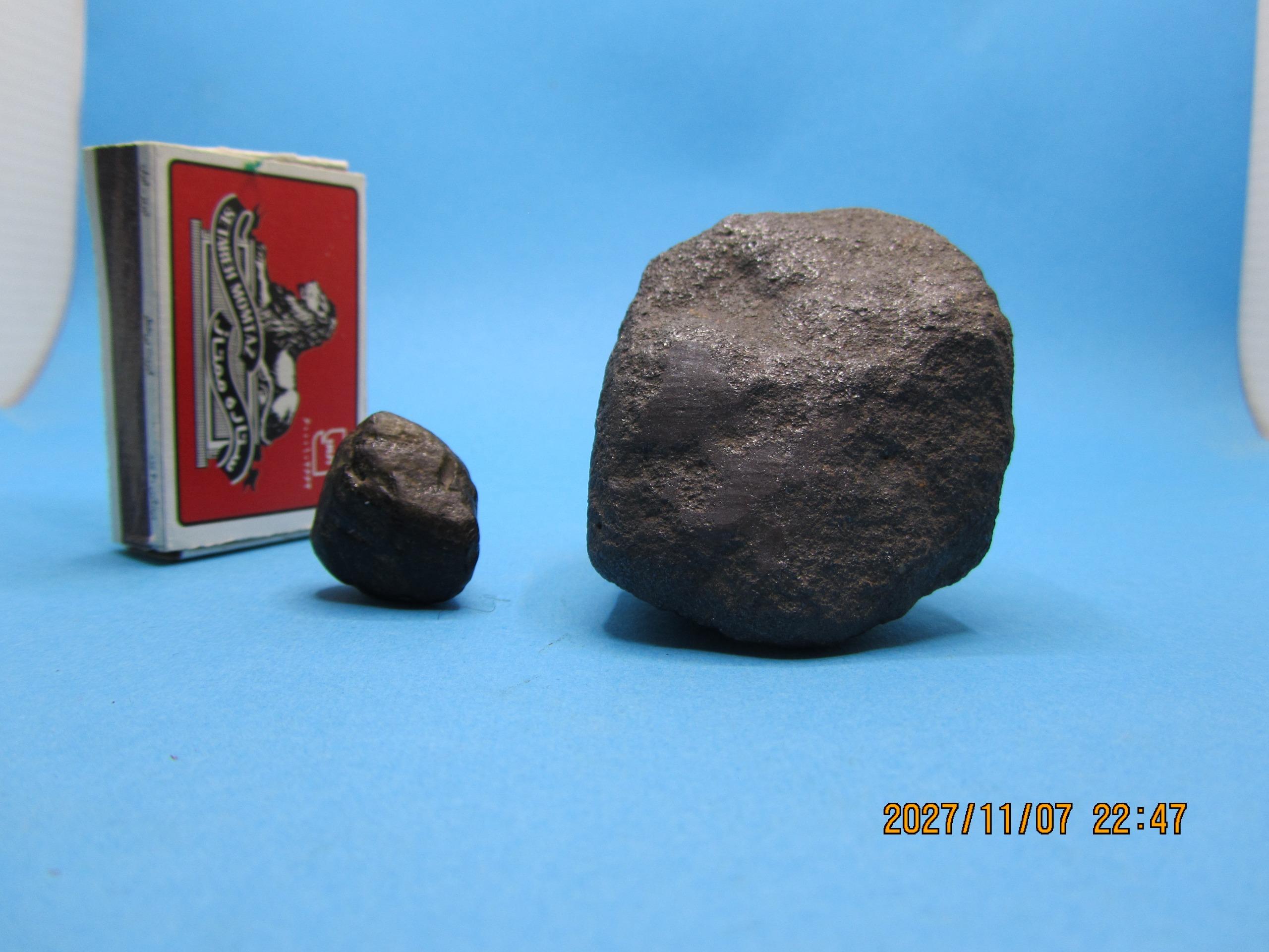 سنگ دکوری و تزئینی (شبیه شهاب سنگ)