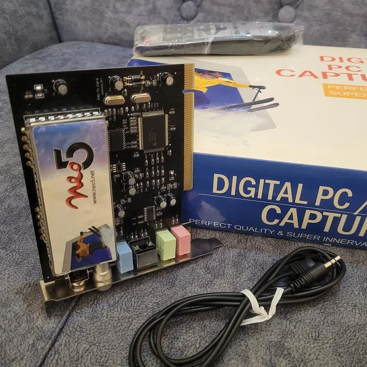 کارت TV برند NEO5 به همراه ریموت کنترل