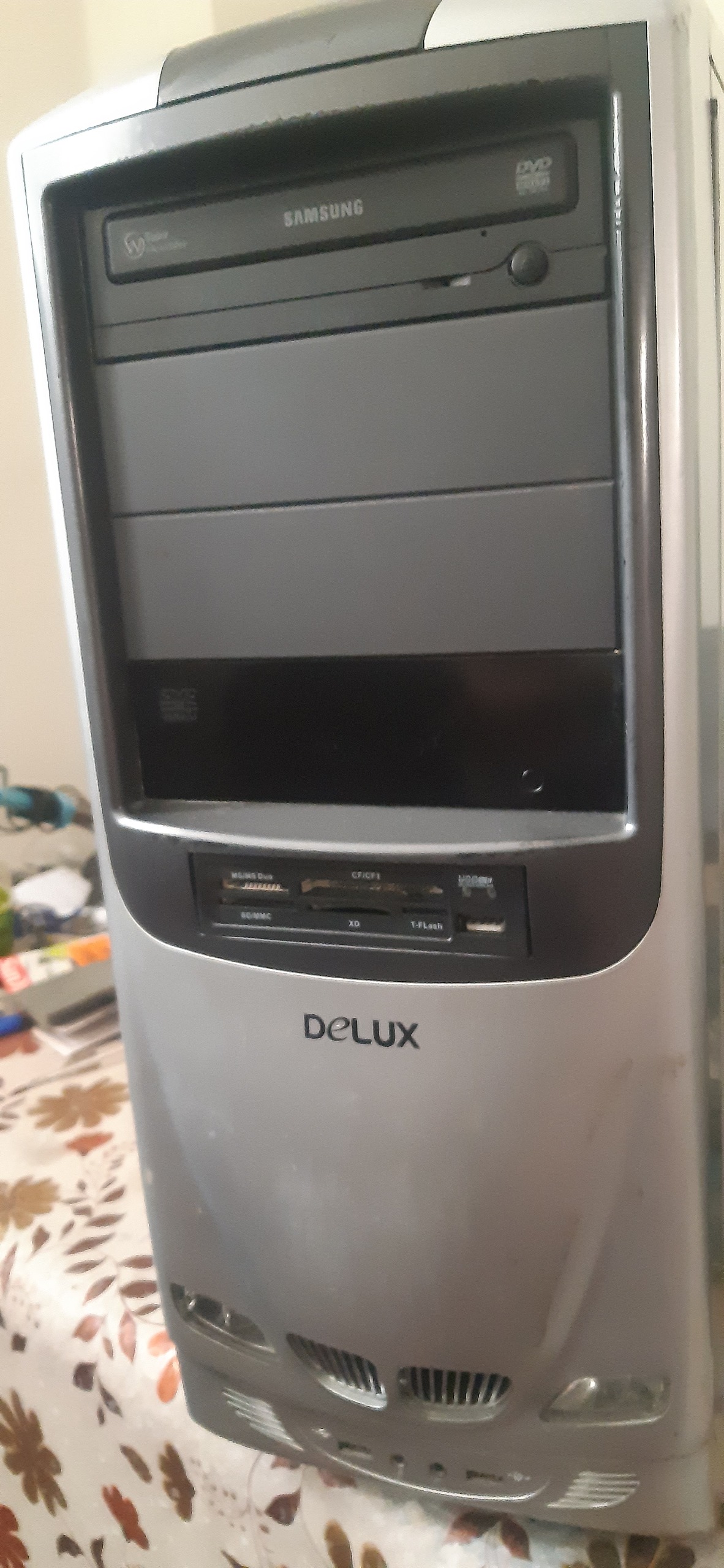 کیس کامپیوتر delax
