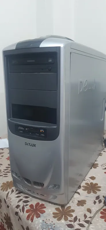 کیس کامپیوتر Delux