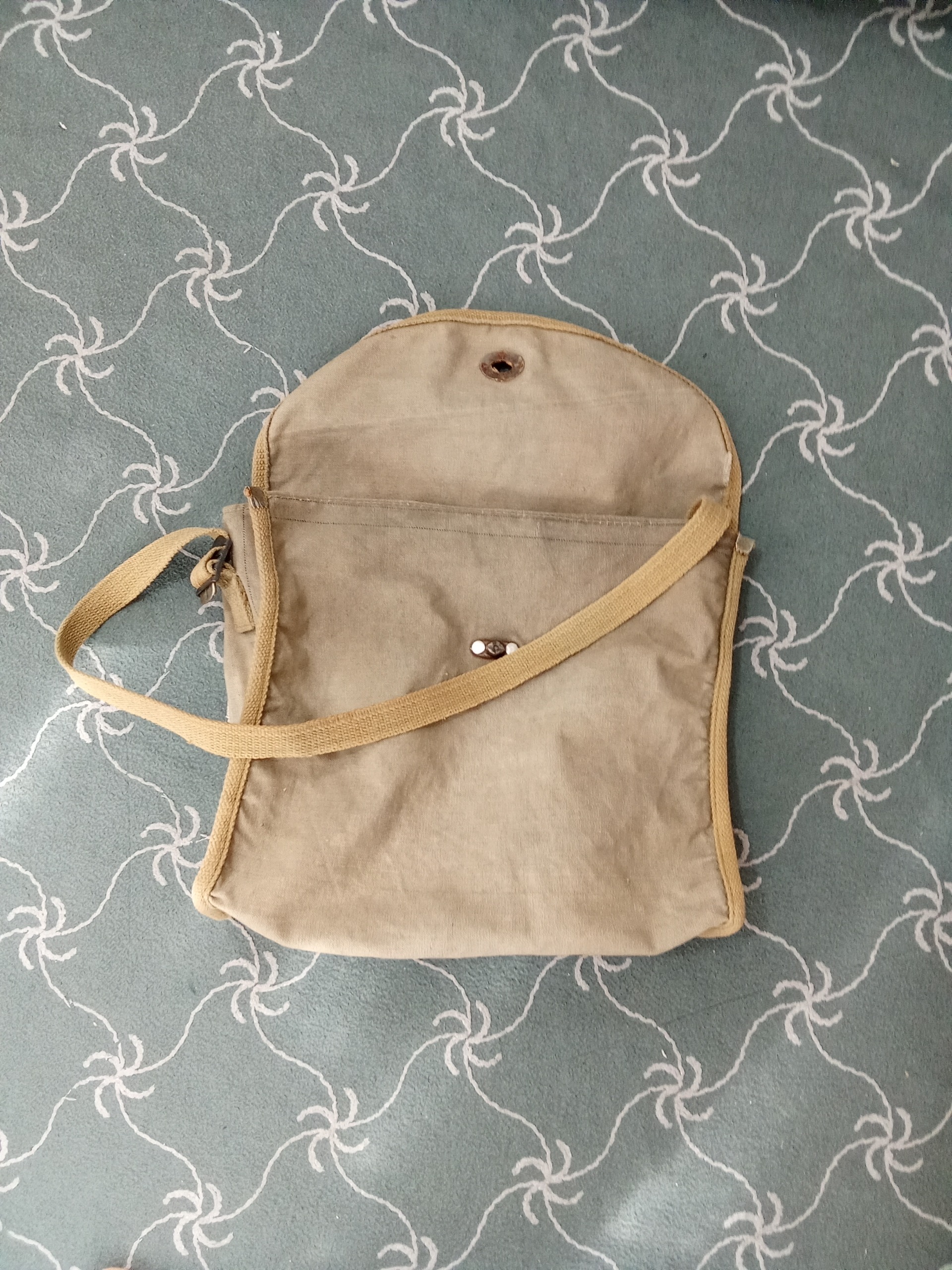 کیف نظامی دوشی