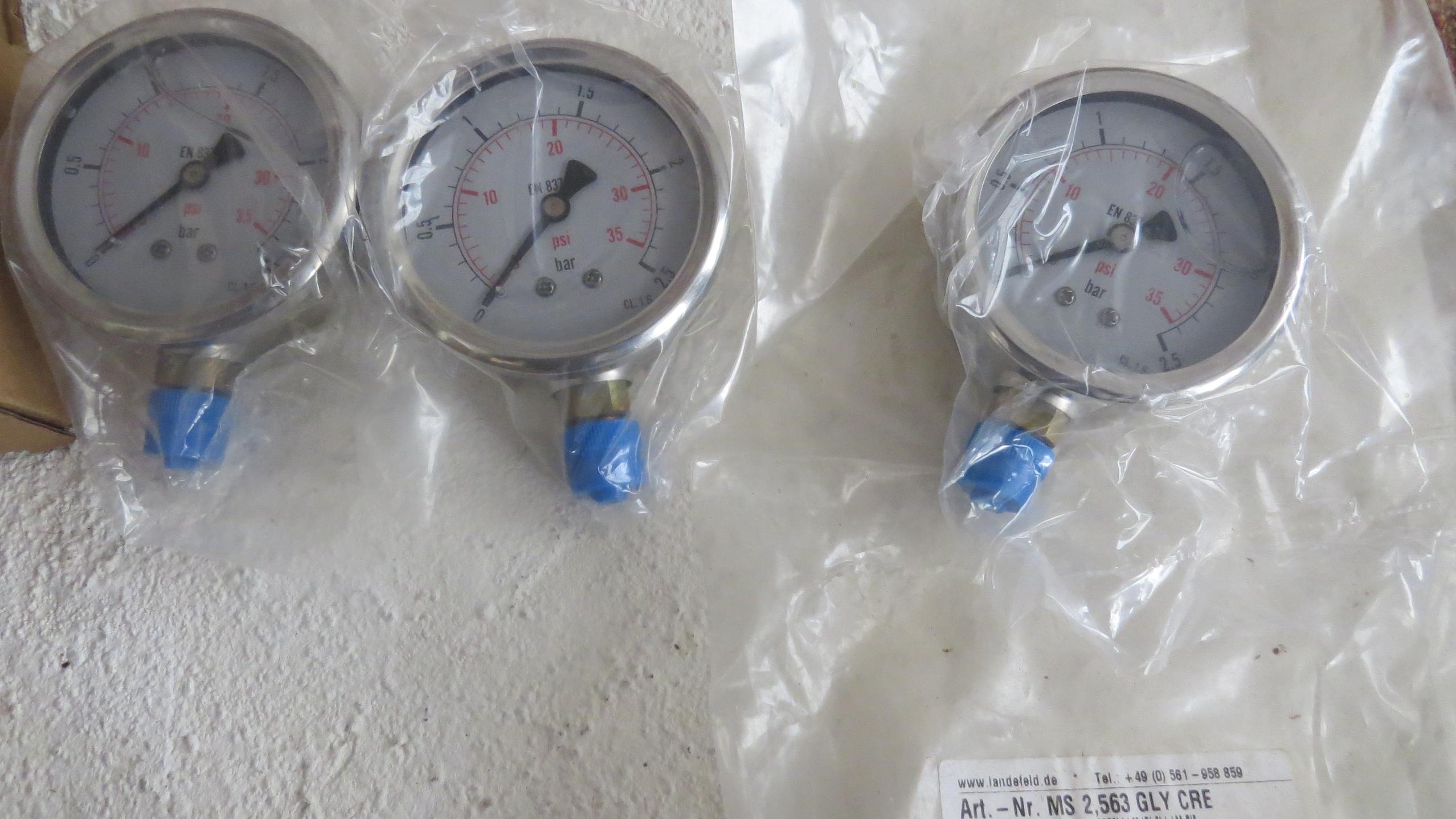 گیج فشار گلیسیرینه با قطر صفحه 63 میل