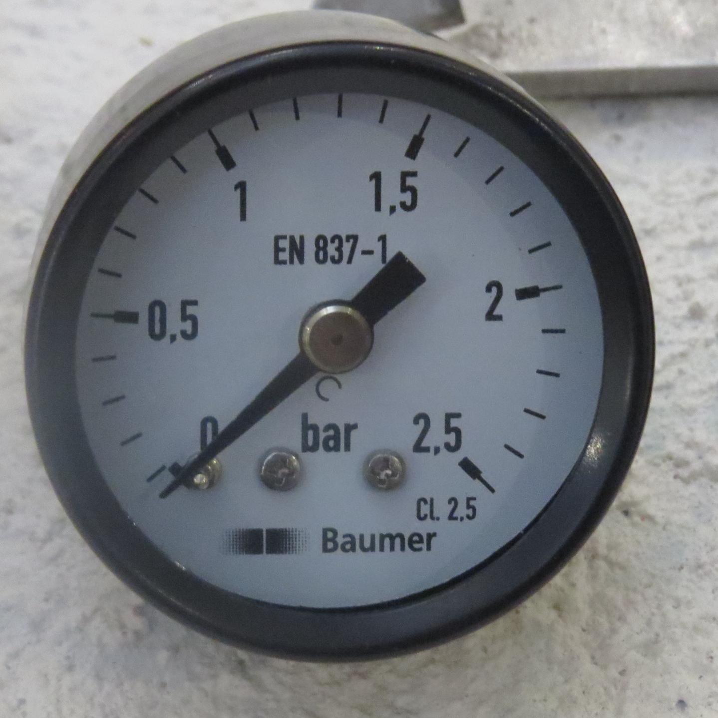 گیج فشار Baumer 2.5 بار