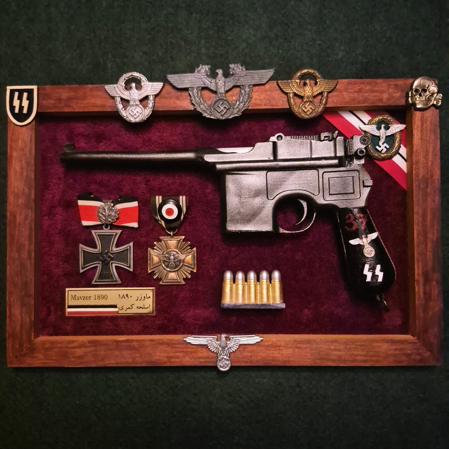 مجموعه مدال و تپانچه دکوری ماوزر C96 آلمان نازی