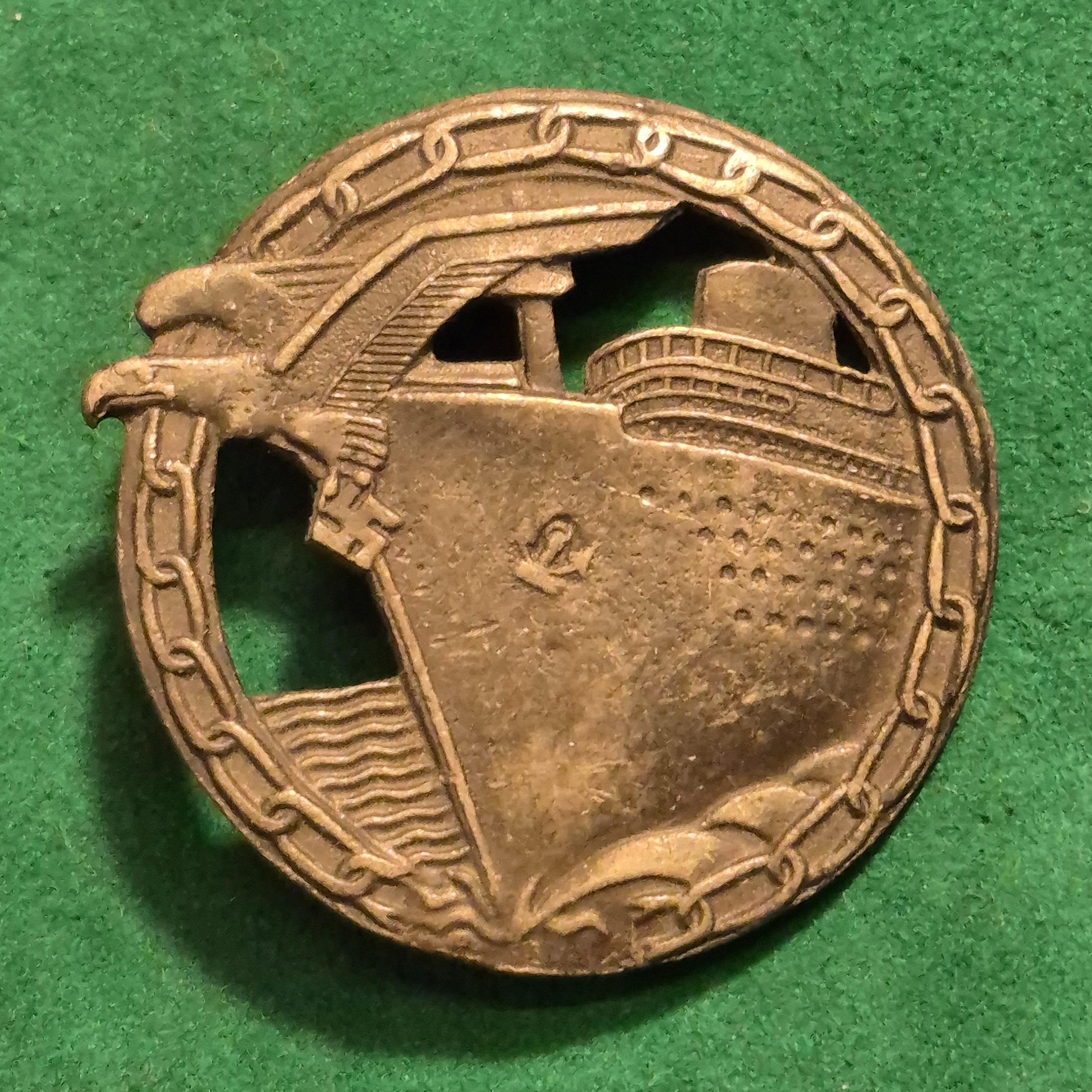 مدال نشان افتخار کریگزمارینا آلمان نازی هیتلر