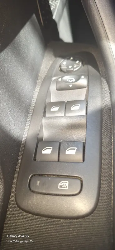 کلید مرکزی درب راننده پژو2008