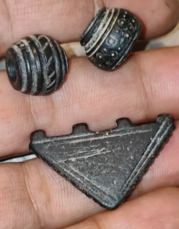 مجموعه پلاک و مهره یشم کاردار