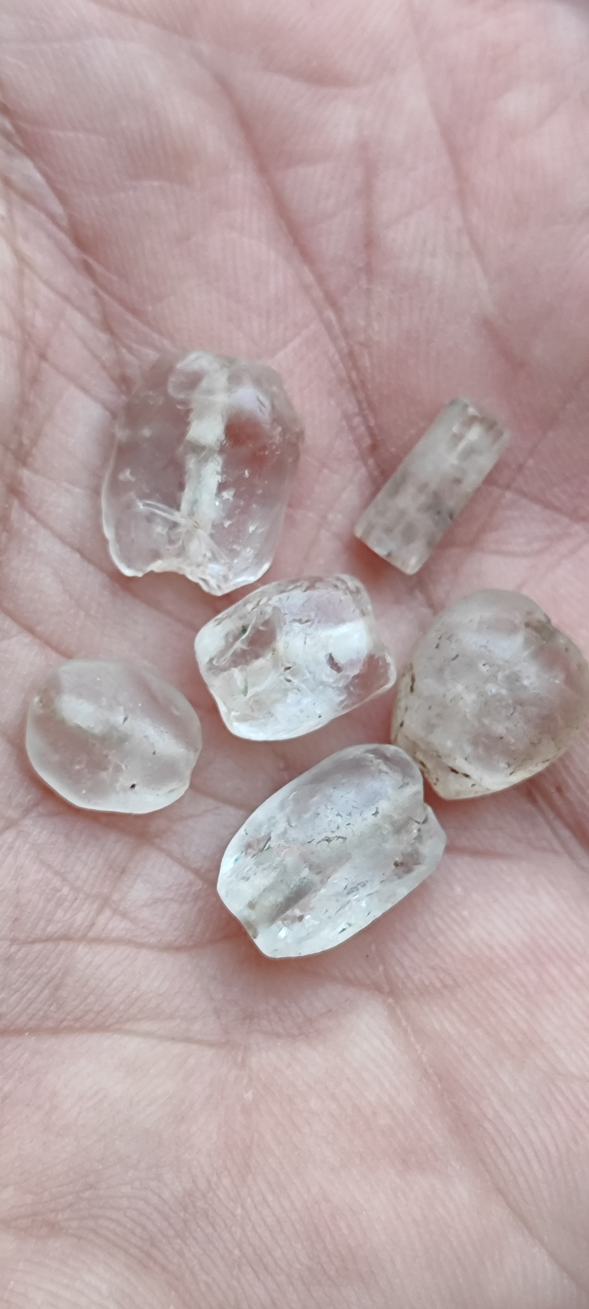 مجموعه مهره های کهنه و باستانی