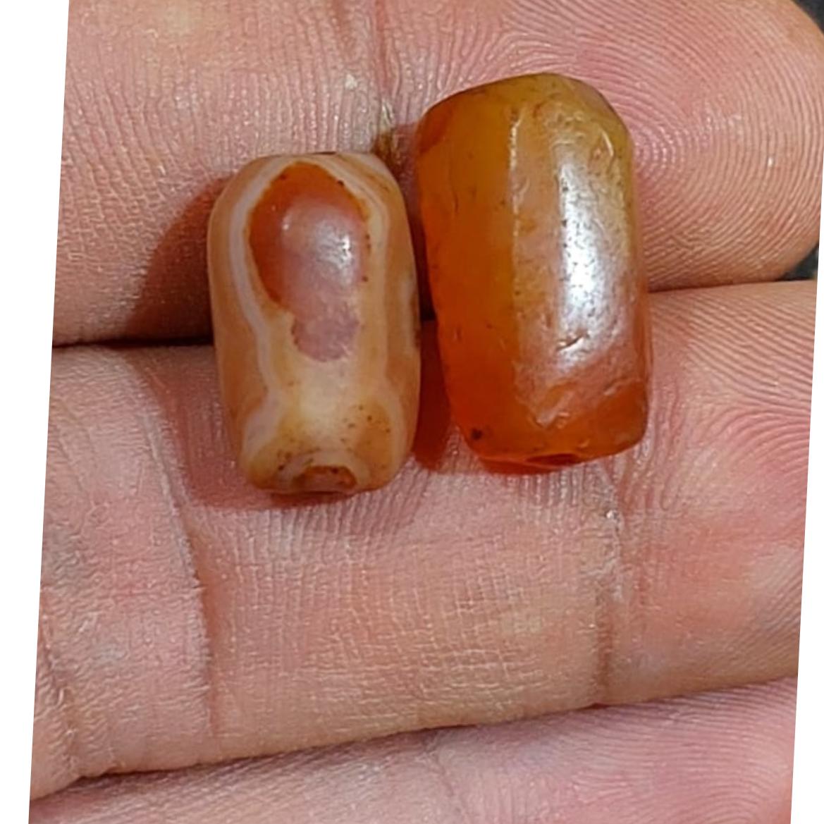 دو عدد مهره عقیق کهنه و باستانی