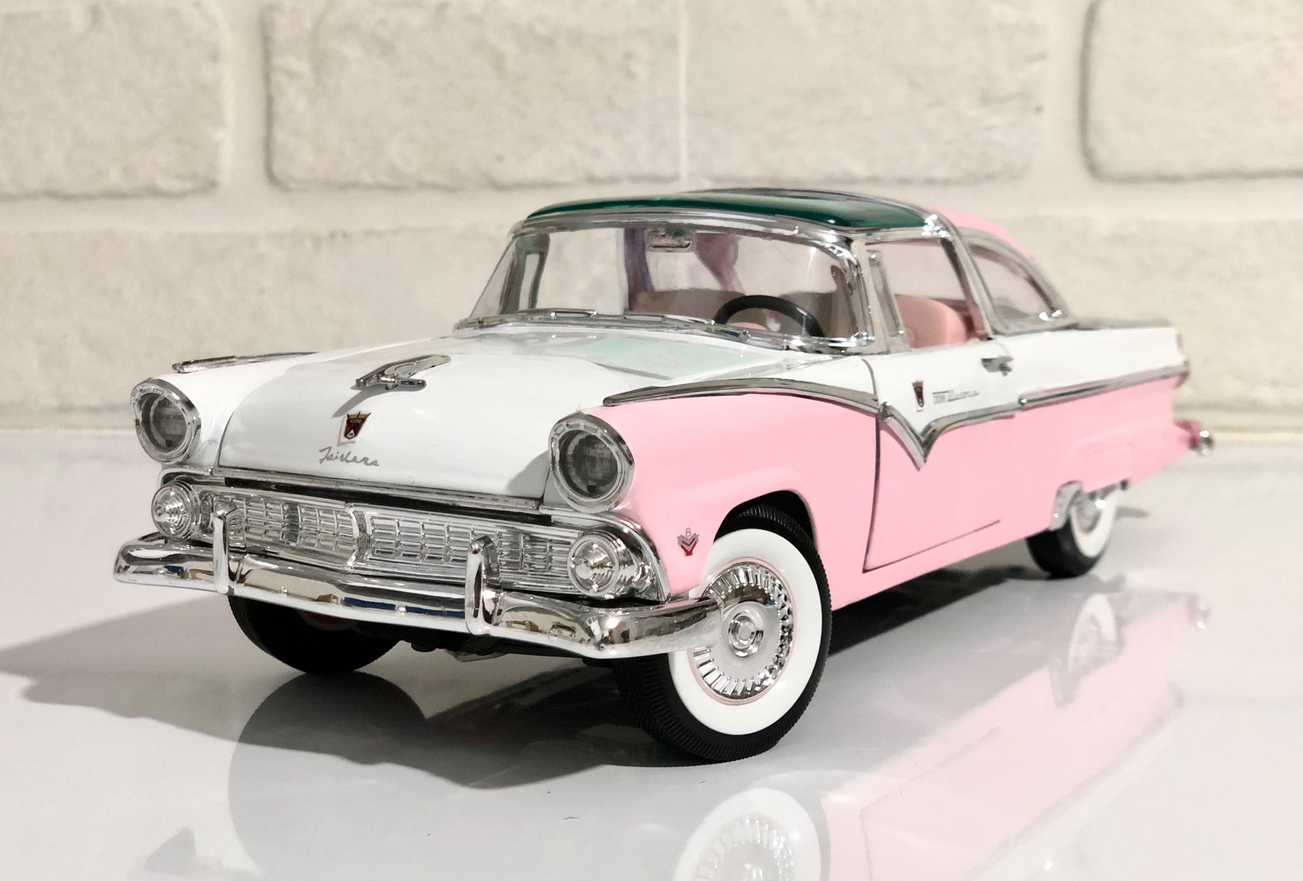 ماکت نایاب فورد CROWN 1955 رود سیگنچر 1/18
