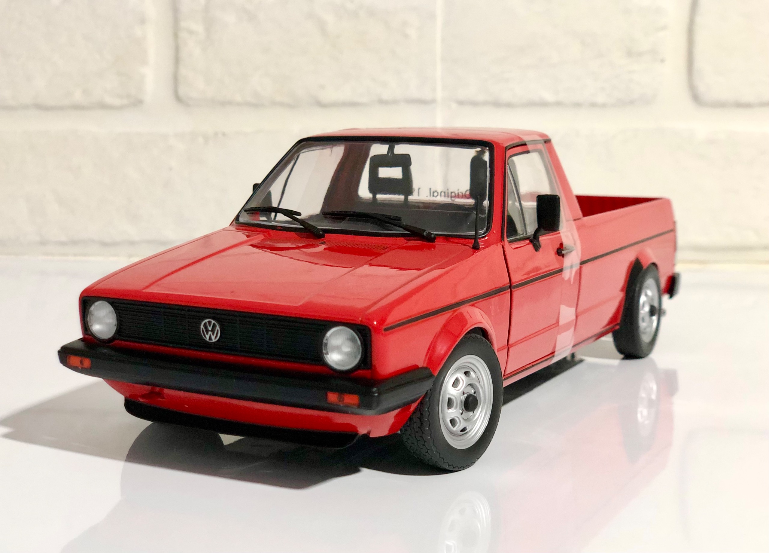 ماکت فولکس واگن MK1 سولیدو 1/18