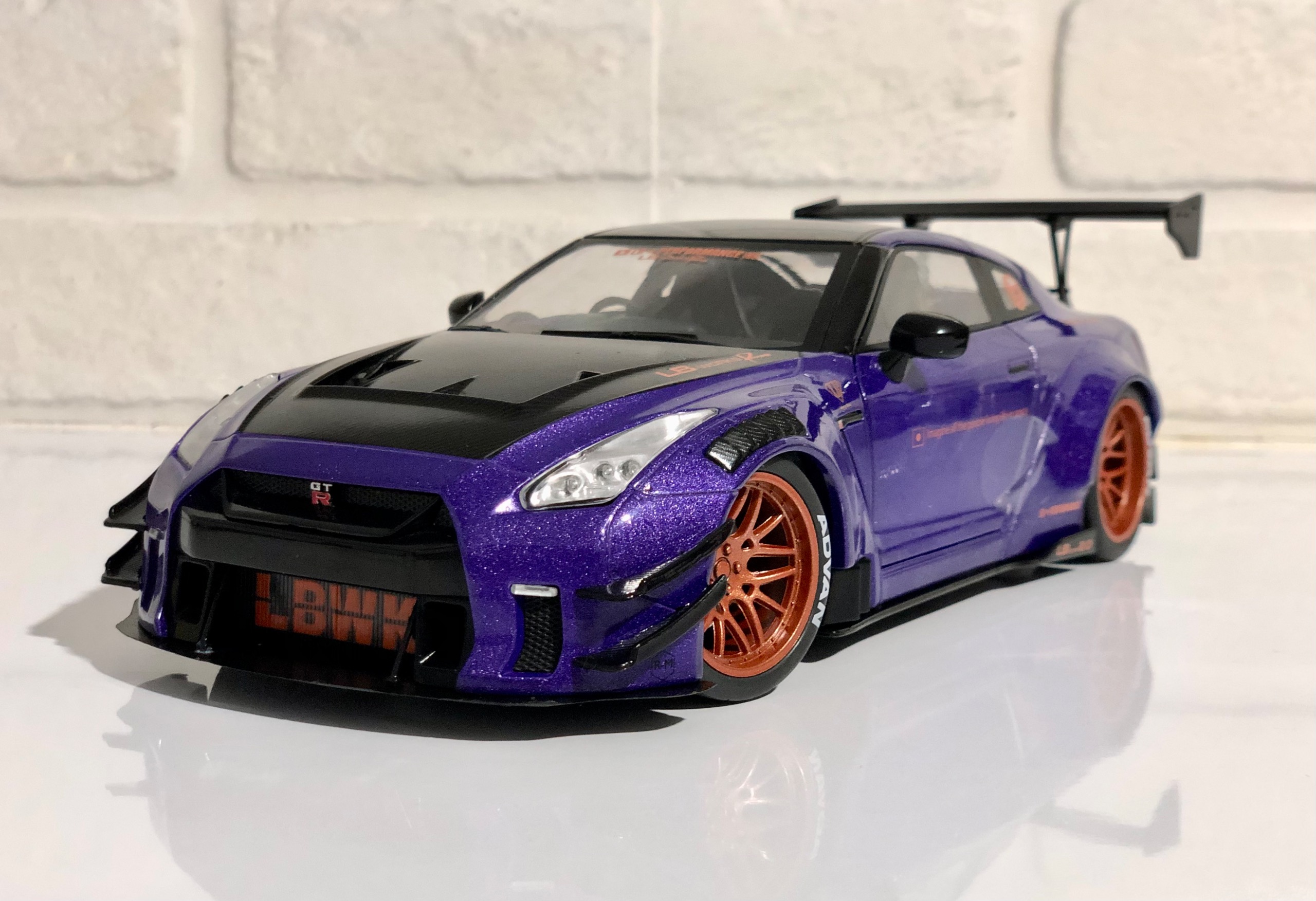 ماکت بینظیر نیسان 35 GTR سولیدو 1/18