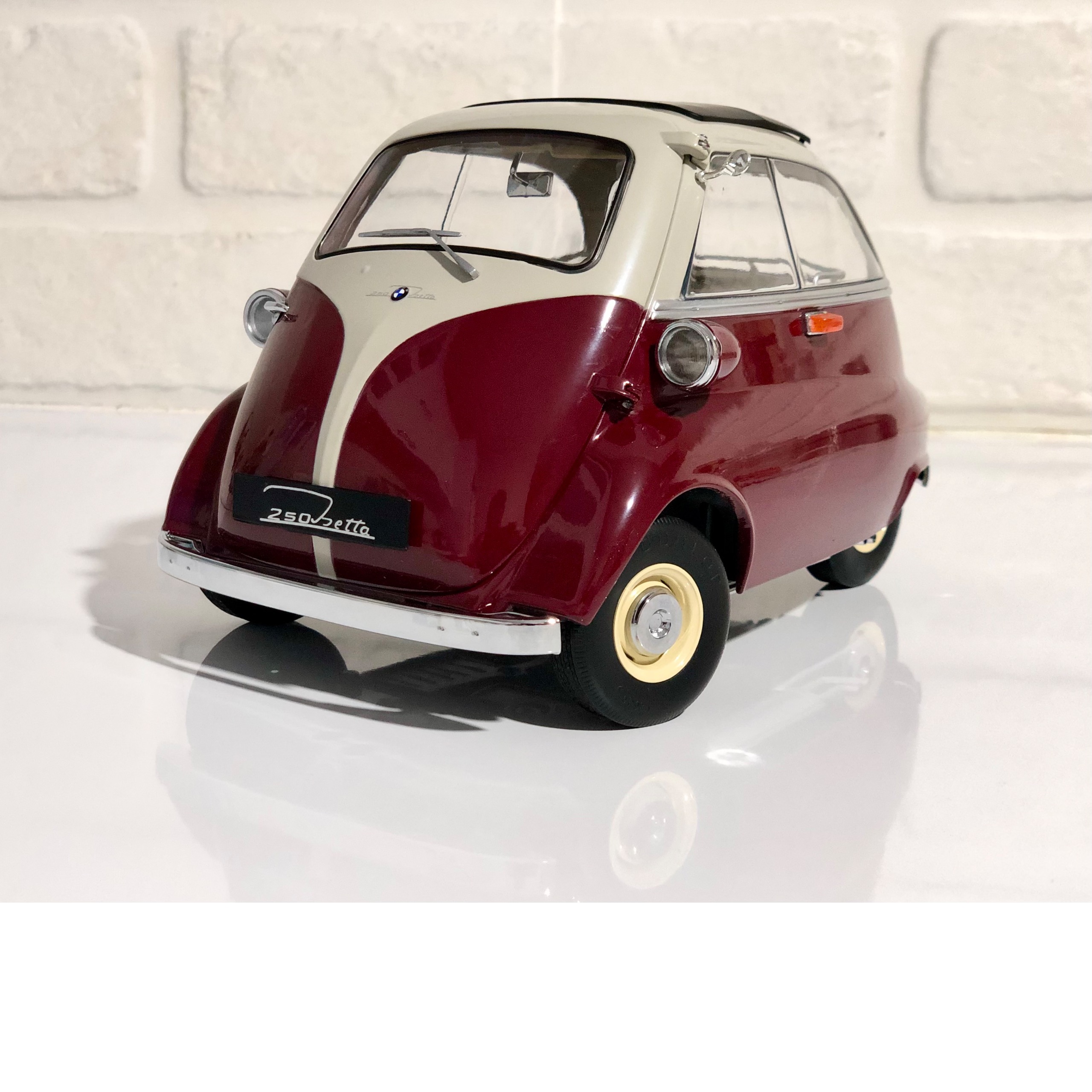 ماکت جذاب بی ام و Isetta کی کی اسکیل 1/12