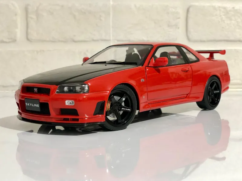 ماکت جذاب نیسان SKYlNE GT سولیدو 1/18