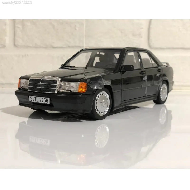 ماکت جذاب و خاص حرفه ای بنز 190 ای 1/18 نورو