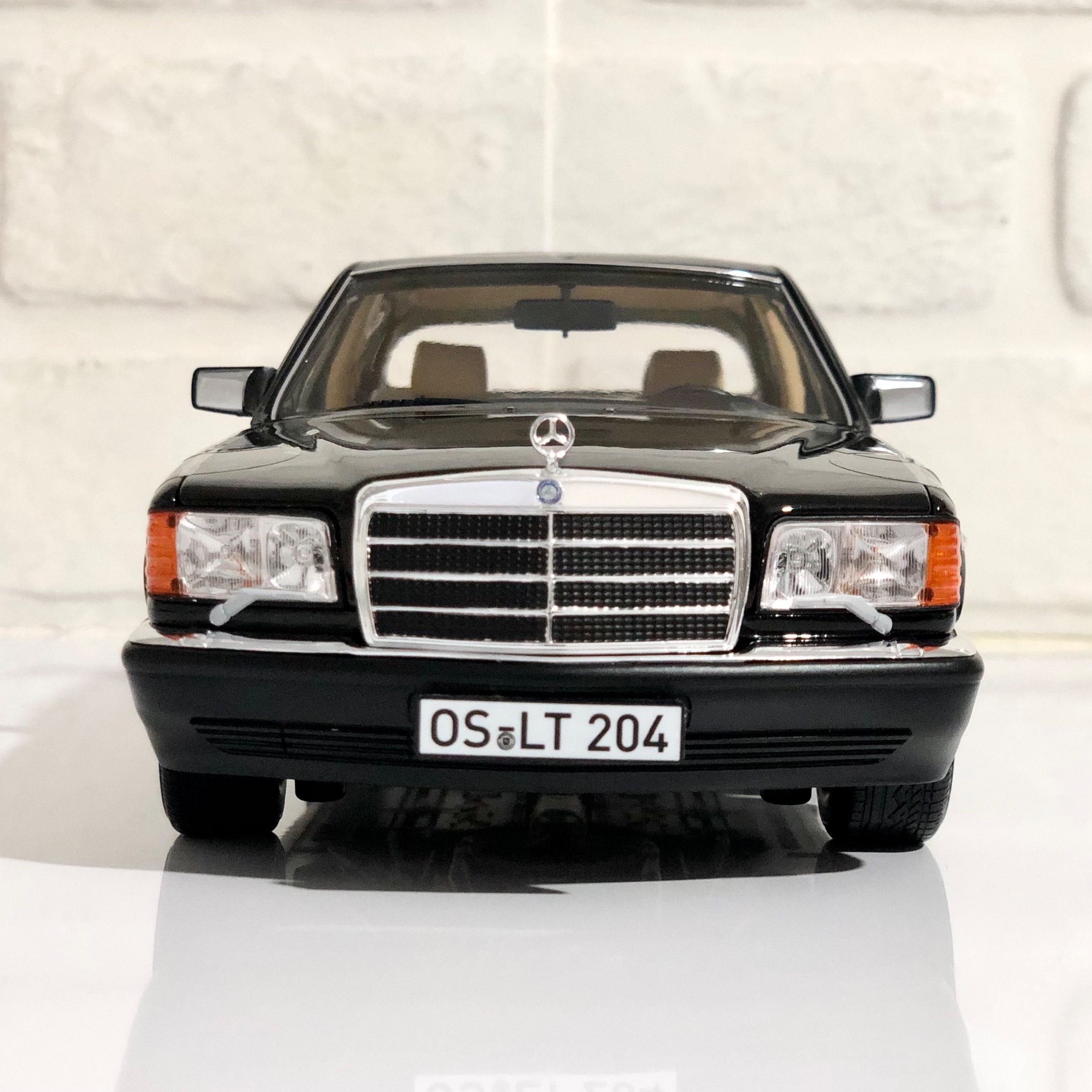 ماکت بنز 560 sel نورو 1/18