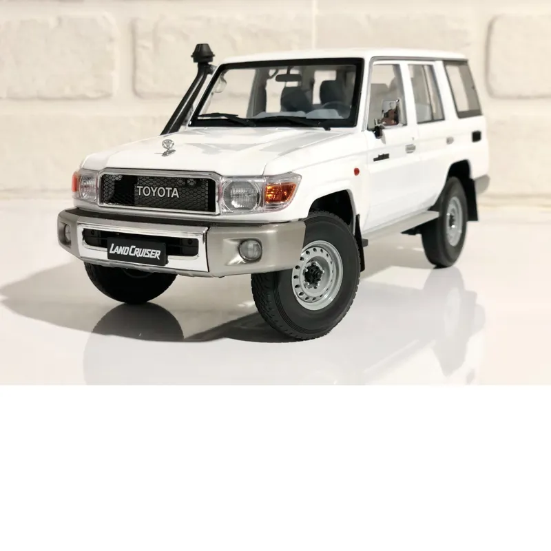 ماکت بینظیر تویوتا اندکروزر 70 الموست 1/18